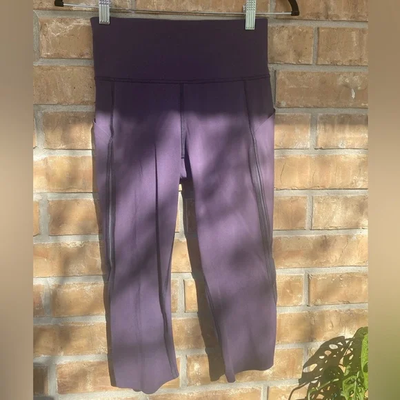 Lululemon Pace Perfect Crop (17") in Boysenberry ~ Size 4 - Picture 5 of 12